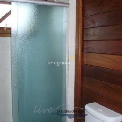 Sítio com 210m², 3 quartos (sendo 2 suítes), 10 garagens, no bairro Ratones em Florianópolis