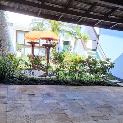 Casa com 400m², 4 quartos (sendo 1 suíte), no bairro Itaguaçu em Florianópolis