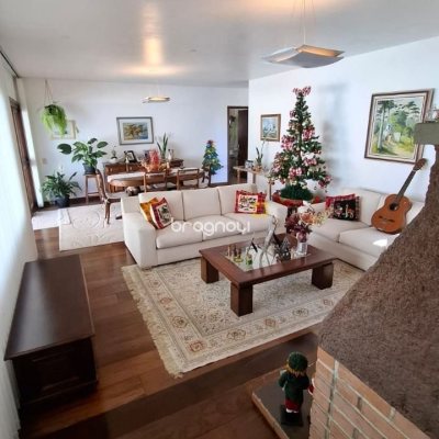 Casa com 400m², 4 quartos (sendo 1 suíte), no bairro Itaguaçu em Florianópolis