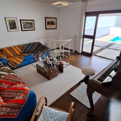 Casa com 400m², 4 quartos (sendo 1 suíte), no bairro Itaguaçu em Florianópolis