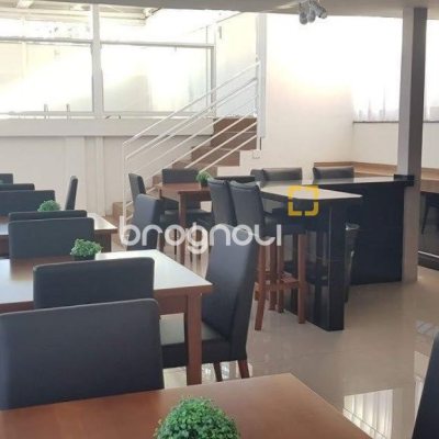 Apartamento com 226m², 3 quartos (sendo 1 suíte), 2 garagens, no bairro Beira Mar em Florianópolis