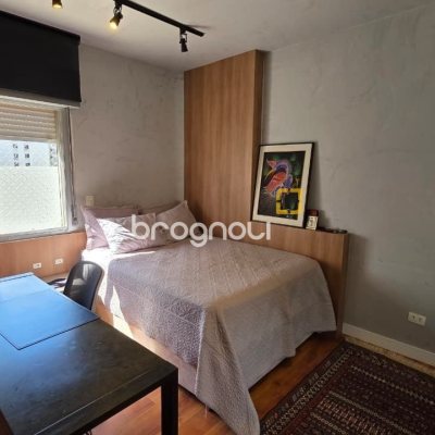 Apartamento com 226m², 3 quartos (sendo 1 suíte), 2 garagens, no bairro Beira Mar em Florianópolis