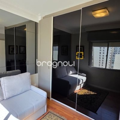 Apartamento com 226m², 3 quartos (sendo 1 suíte), 2 garagens, no bairro Beira Mar em Florianópolis
