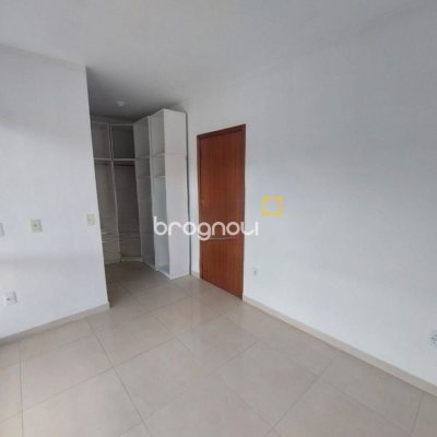 Casa com 86m², 3 quartos (sendo 1 suíte), 1 garagem, no bairro Potecas em São José