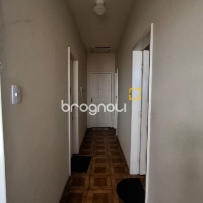 Casa com 345m², 2 garagens, no bairro Canto em Florianópolis