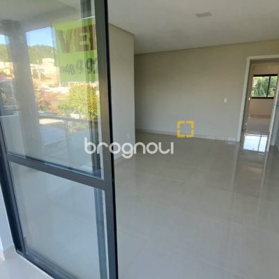 Casa com 140m², 3 quartos (sendo 1 suíte), 2 garagens, no bairro Ingleses do Rio Vermelho em Florianópolis