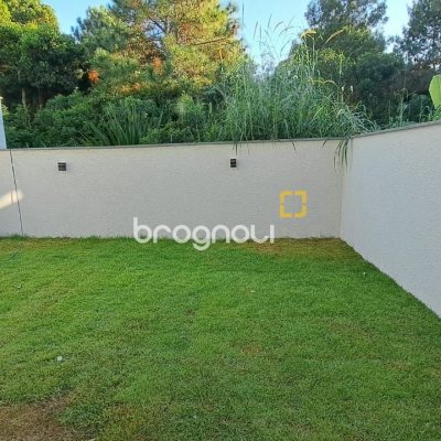 Casa com 140m², 3 quartos (sendo 1 suíte), 2 garagens, no bairro Ingleses do Rio Vermelho em Florianópolis