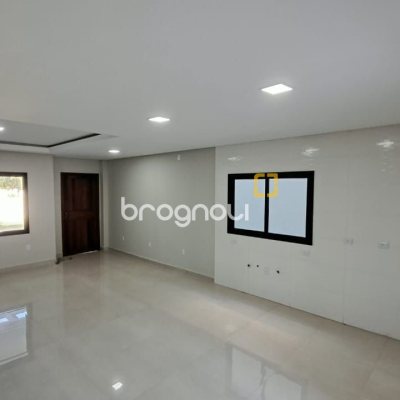 Casa com 140m², 3 quartos (sendo 1 suíte), 2 garagens, no bairro Ingleses do Rio Vermelho em Florianópolis
