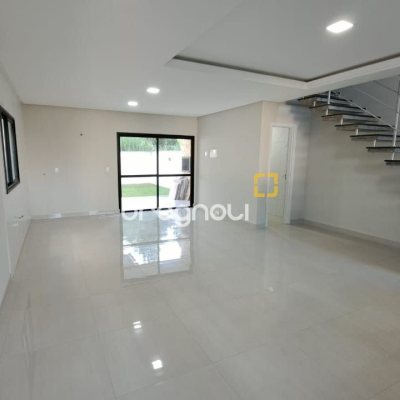Casa com 140m², 3 quartos (sendo 1 suíte), 2 garagens, no bairro Ingleses do Rio Vermelho em Florianópolis