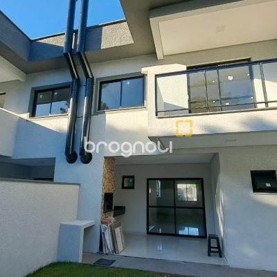 Casa com 140m², 3 quartos (sendo 1 suíte), 2 garagens, no bairro Ingleses do Rio Vermelho em Florianópolis