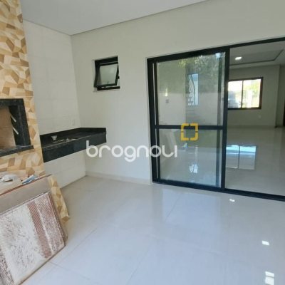 Casa com 140m², 3 quartos (sendo 1 suíte), 2 garagens, no bairro Ingleses do Rio Vermelho em Florianópolis