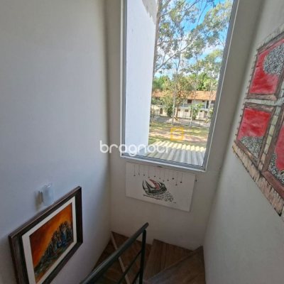 Casa com 190m², 2 quartos (sendo 2 suítes), 2 garagens, no bairro Ponta das Canas em Florianópolis
