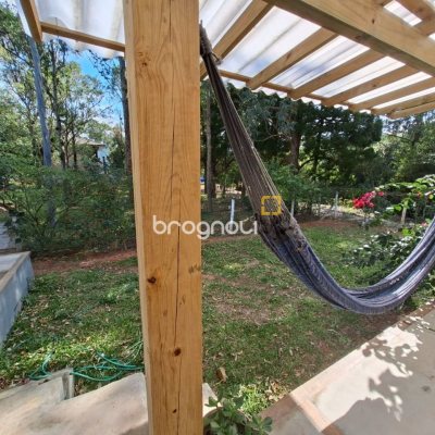 Casa com 190m², 2 quartos (sendo 2 suítes), 2 garagens, no bairro Ponta das Canas em Florianópolis