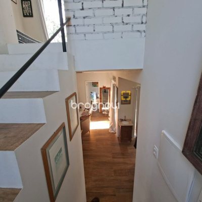 Casa com 190m², 2 quartos (sendo 2 suítes), 2 garagens, no bairro Ponta das Canas em Florianópolis