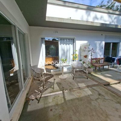 Casa com 190m², 2 quartos (sendo 2 suítes), 2 garagens, no bairro Ponta das Canas em Florianópolis