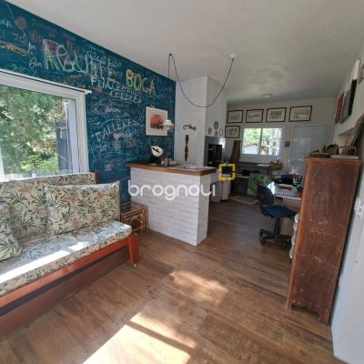 Casa com 190m², 2 quartos (sendo 2 suítes), 2 garagens, no bairro Ponta das Canas em Florianópolis