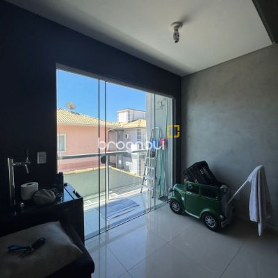 Apartamento com 58m², 2 quartos (sendo 1 suíte), 1 garagem, no bairro Ingleses em Florianópolis