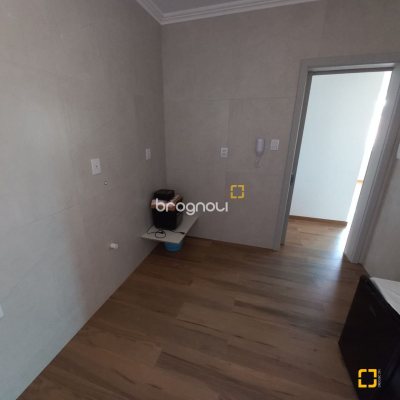 Apartamento com 74m², 3 quartos, 1 garagem, no bairro Campinas em São José
