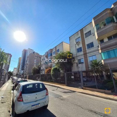 Apartamento com 74m², 3 quartos, 1 garagem, no bairro Campinas em São José