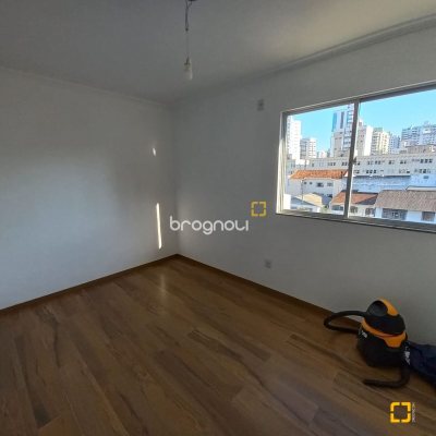 Apartamento com 74m², 3 quartos, 1 garagem, no bairro Campinas em São José