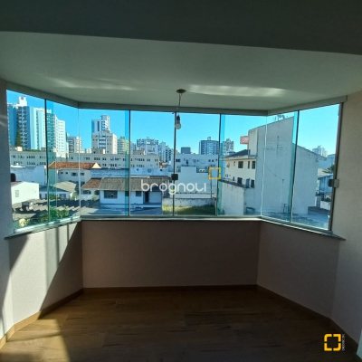 Apartamento com 74m², 3 quartos, 1 garagem, no bairro Campinas em São José