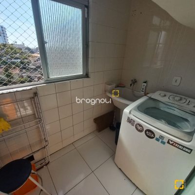 Apartamento com 68m², 3 quartos, 1 garagem, no bairro Barreiros em São José