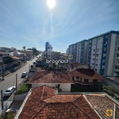 Apartamento com 68m², 3 quartos, 1 garagem, no bairro Barreiros em São José
