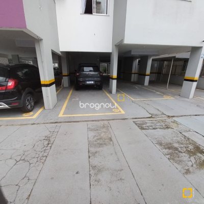Apartamento com 68m², 3 quartos, 1 garagem, no bairro Barreiros em São José