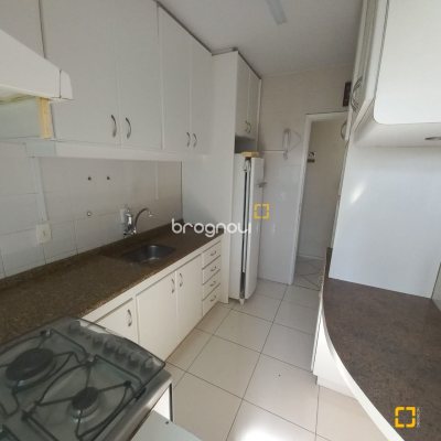 Apartamento com 68m², 3 quartos, 1 garagem, no bairro Barreiros em São José