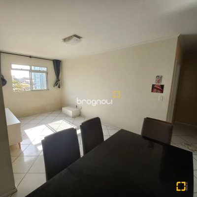 Apartamento com 68m², 3 quartos, 1 garagem, no bairro Barreiros em São José