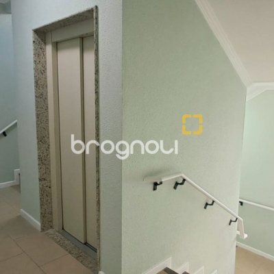 Apartamento com 72m², 2 quartos (sendo 1 suíte), 1 garagem, no bairro Canasvieiras em Florianópolis