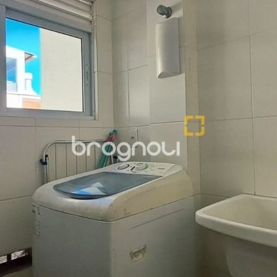 Apartamento com 72m², 2 quartos (sendo 1 suíte), 1 garagem, no bairro Canasvieiras em Florianópolis