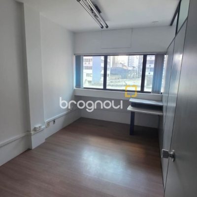 Sala com 36m², no bairro Centro em Florianópolis