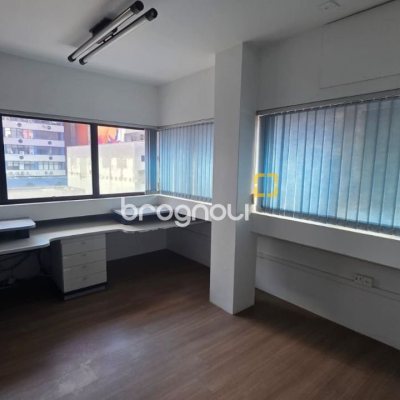 Sala com 36m², no bairro Centro em Florianópolis