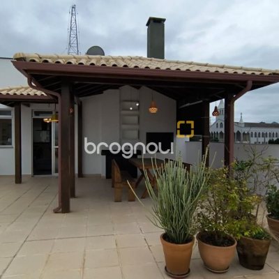Cobertura com 189m², 3 quartos (sendo 1 suíte), 1 garagem, no bairro Capoeiras em Florianópolis