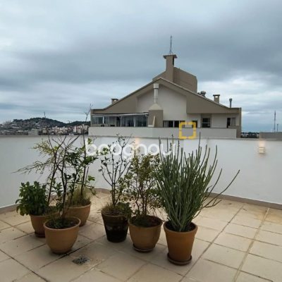 Cobertura com 189m², 3 quartos (sendo 1 suíte), 1 garagem, no bairro Capoeiras em Florianópolis