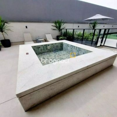 Apartamento com 75m², 2 quartos (sendo 1 suíte), 1 garagem, no bairro Estreito em Florianópolis