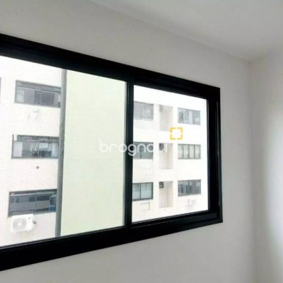 Apartamento com 75m², 2 quartos (sendo 1 suíte), 1 garagem, no bairro Estreito em Florianópolis