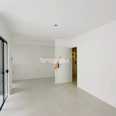 Apartamento com 75m², 2 quartos (sendo 1 suíte), 1 garagem, no bairro Estreito em Florianópolis