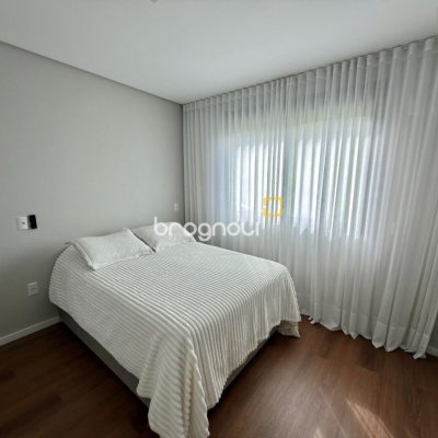 Casa com 144m², 3 quartos (sendo 1 suíte), 2 garagens, no bairro São Sebastião em Palhoça
