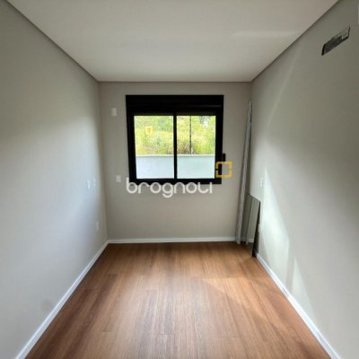 Casa com 144m², 3 quartos (sendo 1 suíte), 2 garagens, no bairro São Sebastião em Palhoça