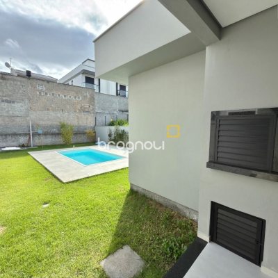 Casa com 144m², 3 quartos (sendo 1 suíte), 2 garagens, no bairro São Sebastião em Palhoça