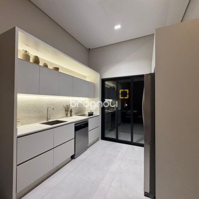 Casa com 144m², 3 quartos (sendo 1 suíte), 2 garagens, no bairro São Sebastião em Palhoça