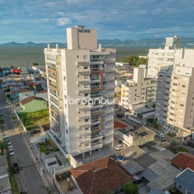 Apartamento com 78m², 3 quartos (sendo 1 suíte), 1 garagem, no bairro Barreiros em São José