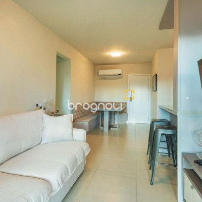 Apartamento com 78m², 3 quartos (sendo 1 suíte), 1 garagem, no bairro Barreiros em São José