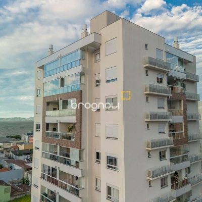 Apartamento com 78m², 3 quartos (sendo 1 suíte), 1 garagem, no bairro Barreiros em São José