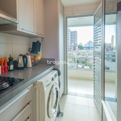 Apartamento com 78m², 3 quartos (sendo 1 suíte), 1 garagem, no bairro Barreiros em São José