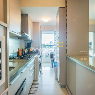 Apartamento com 78m², 3 quartos (sendo 1 suíte), 1 garagem, no bairro Barreiros em São José