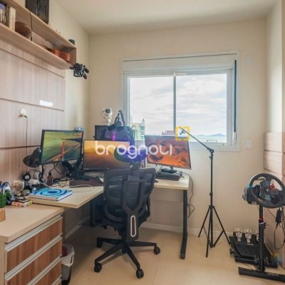 Apartamento com 78m², 3 quartos (sendo 1 suíte), 1 garagem, no bairro Barreiros em São José