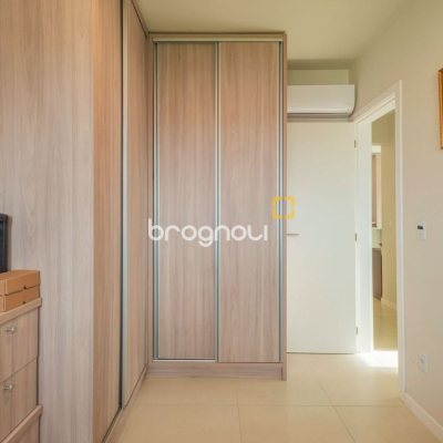 Apartamento com 78m², 3 quartos (sendo 1 suíte), 1 garagem, no bairro Barreiros em São José